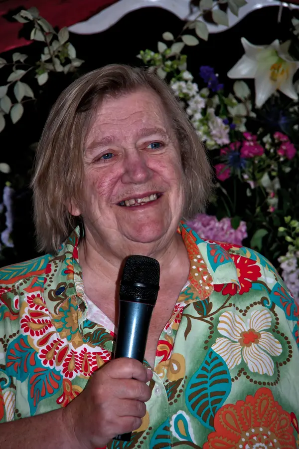 Clarissa Dickson Wright avatar