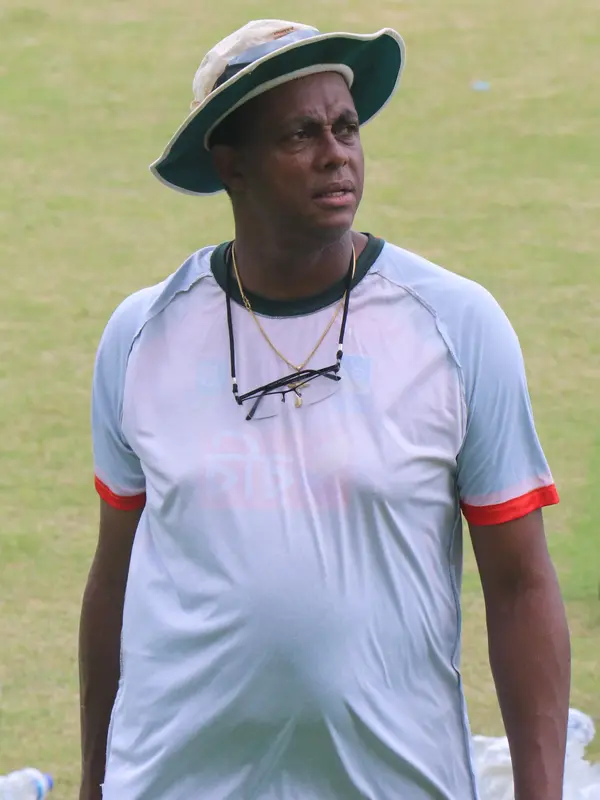Courtney Walsh avatar