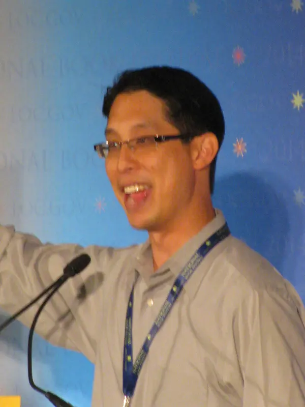 Gene Luen Yang avatar