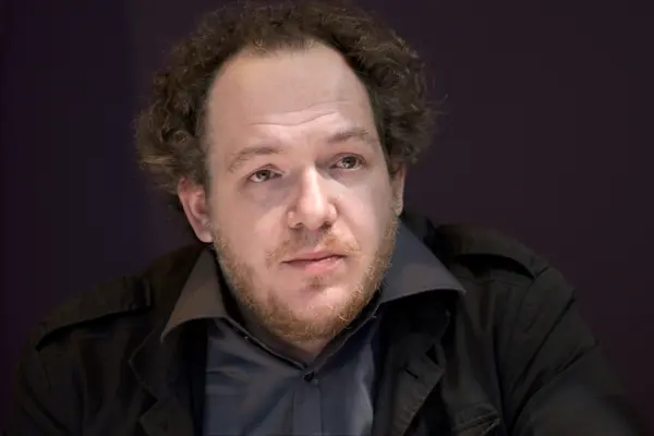 Mathias Énard avatar
