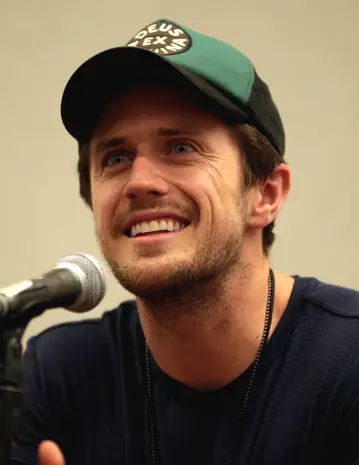 Pierce Brown profile
