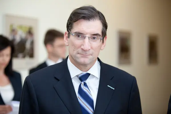 Robert Greifeld avatar