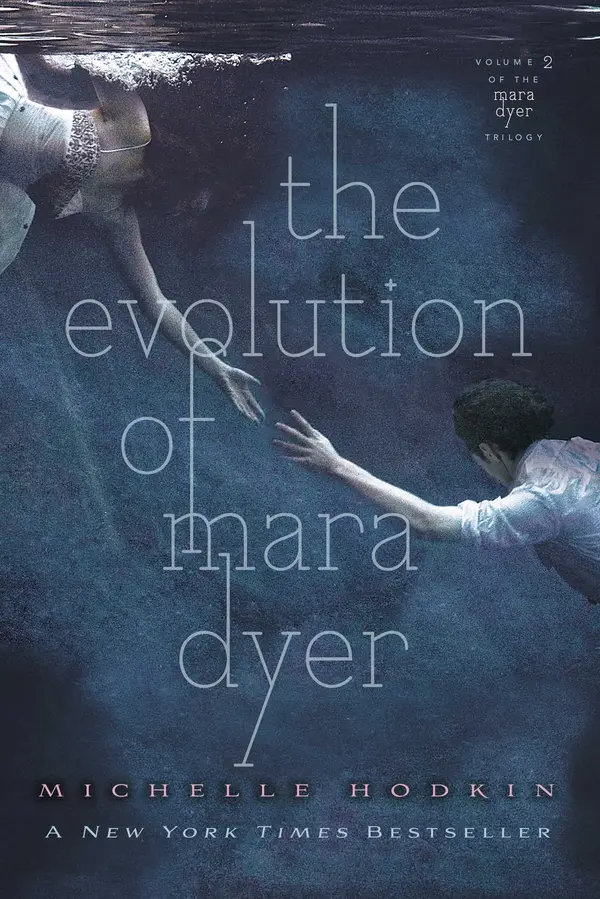 The Evolution of Mara Dyer by Michelle Hodkin cover