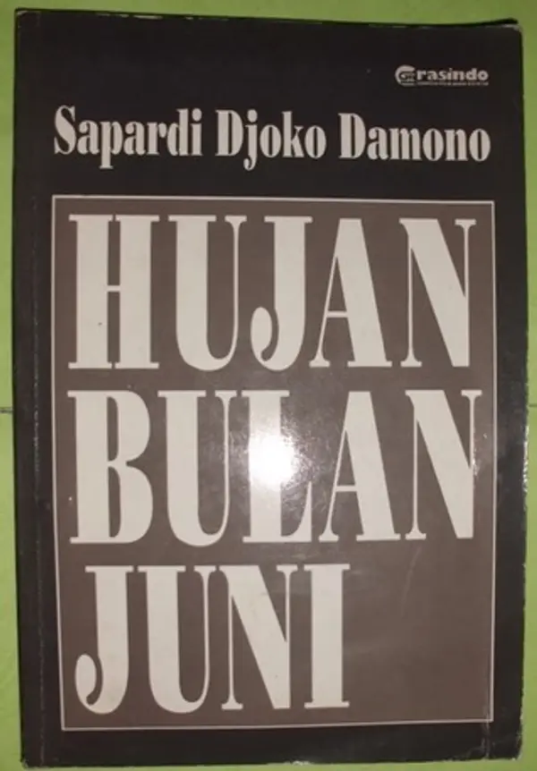 Hujan Bulan Juni by Sapardi Djoko Damono cover