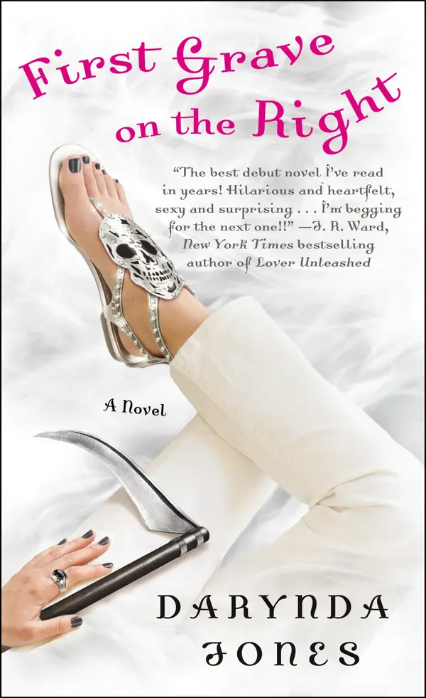 First Grave on the Right by Darynda Jones cover