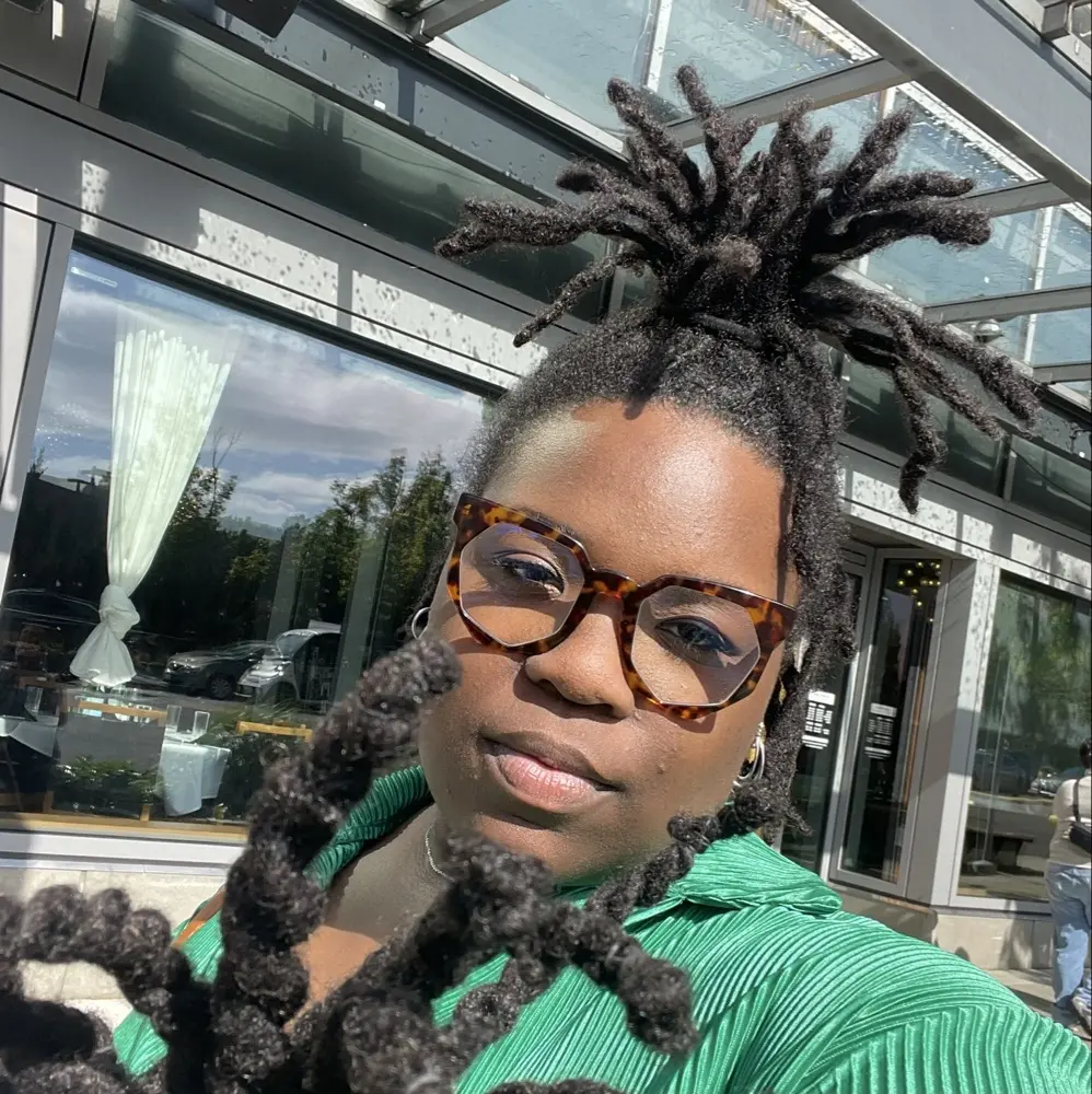 DarleneTheePageTurner, moderator