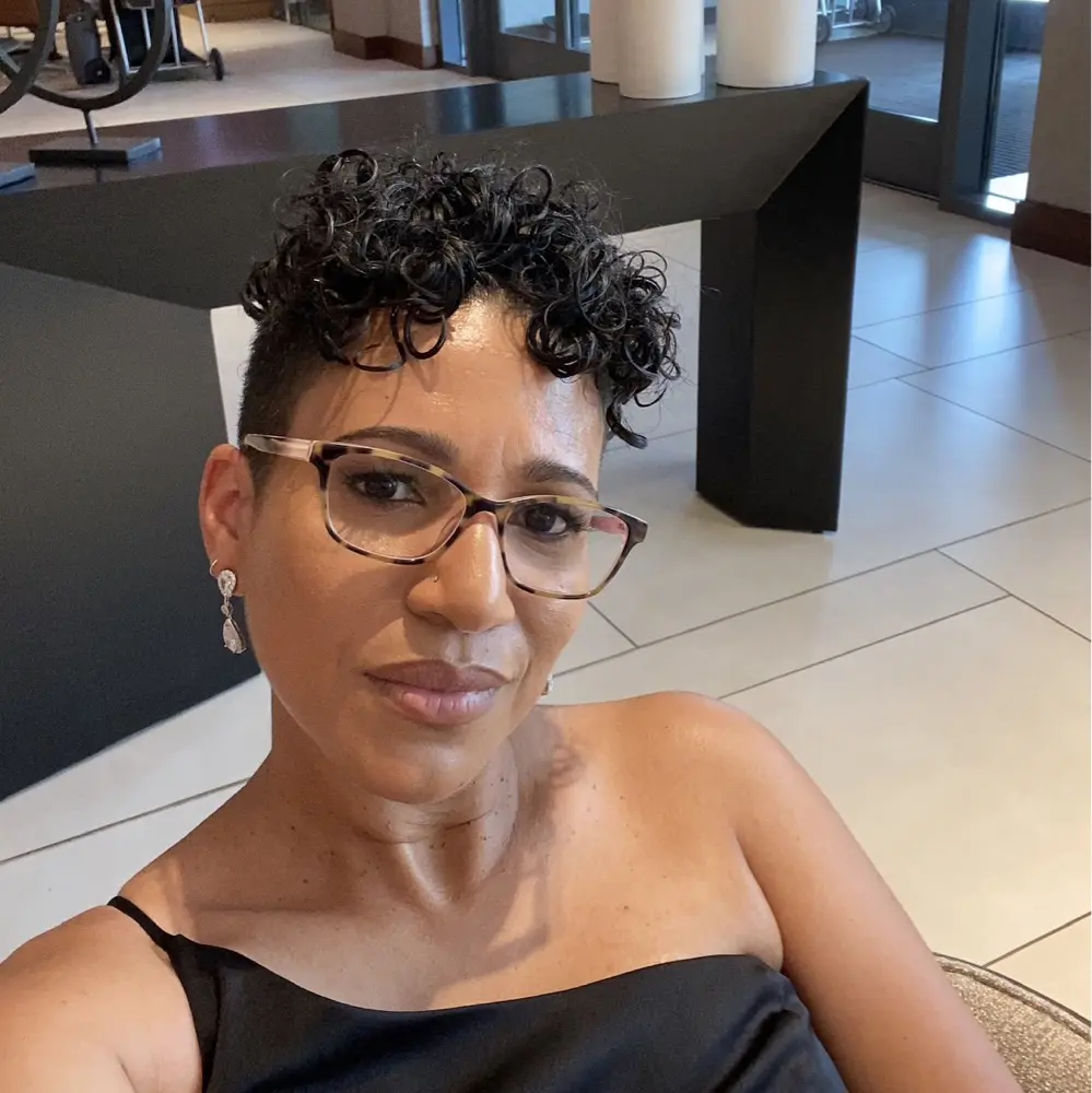 enidreads_etc profile pic