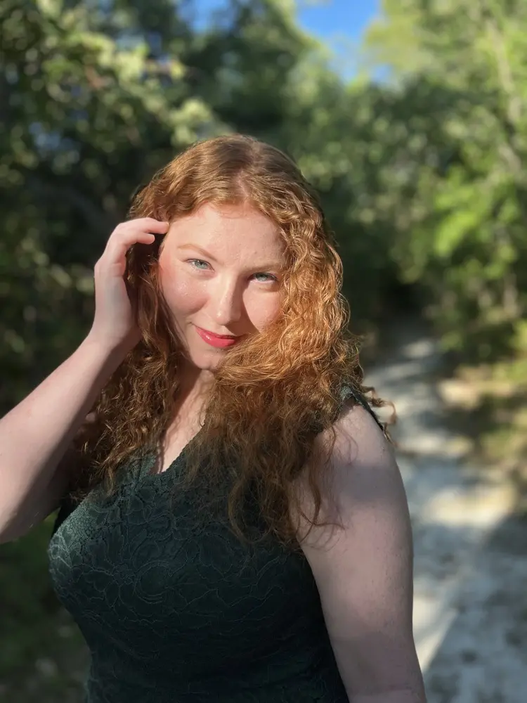 RedHeadReads profile pic