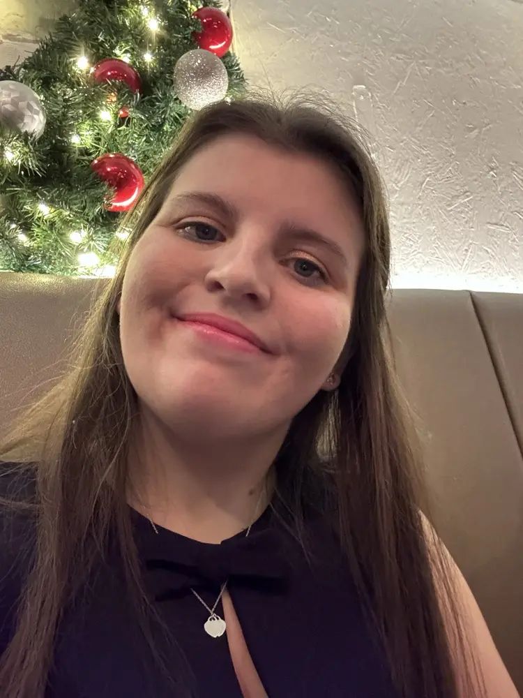 Elise Byron profile pic