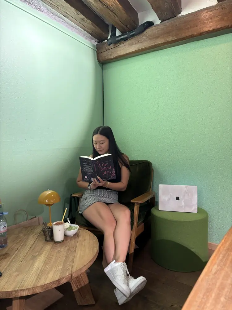 Because_she_reads profile pic