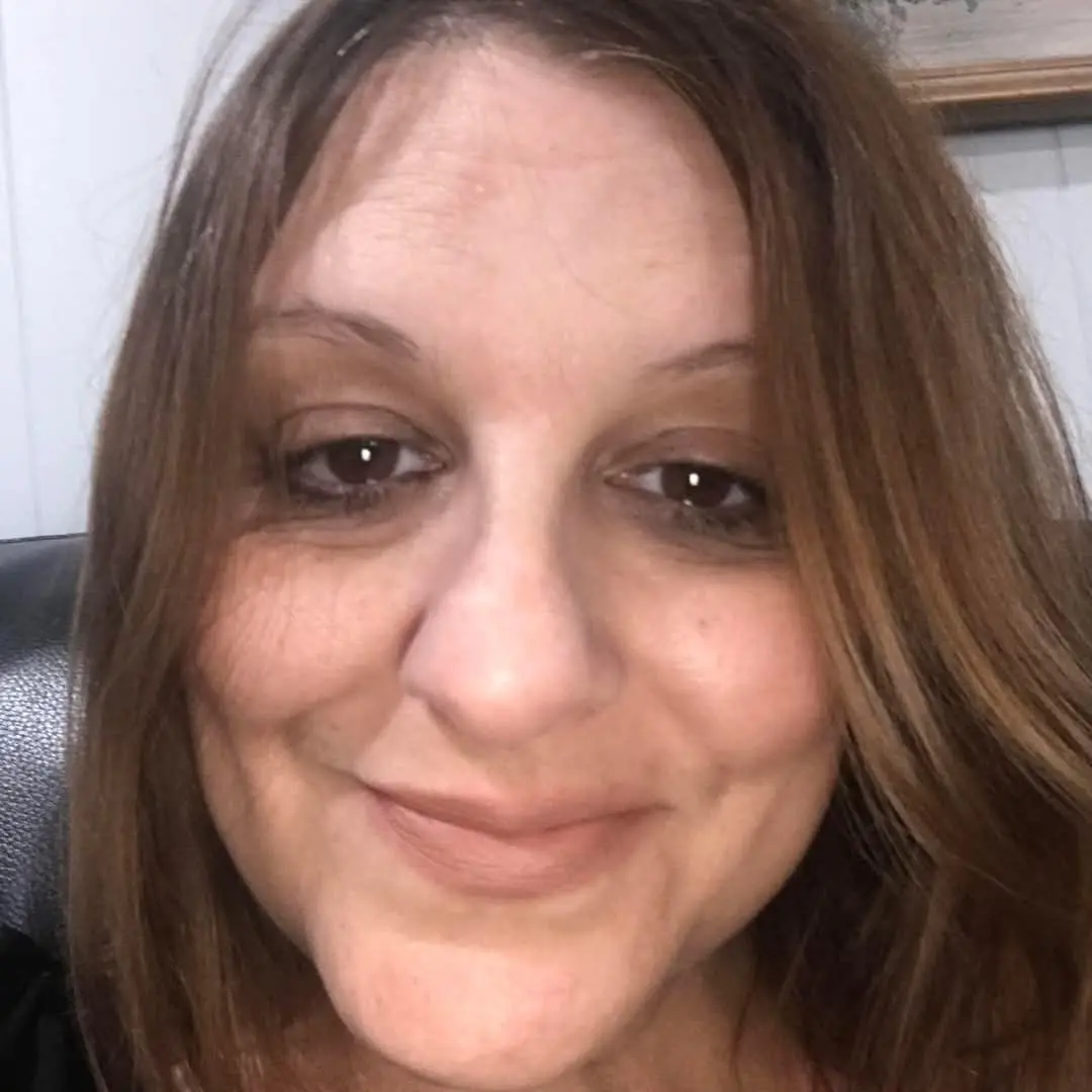 Becky Baglio, moderator