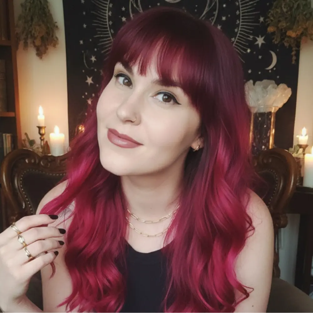 M O L L Y profile pic