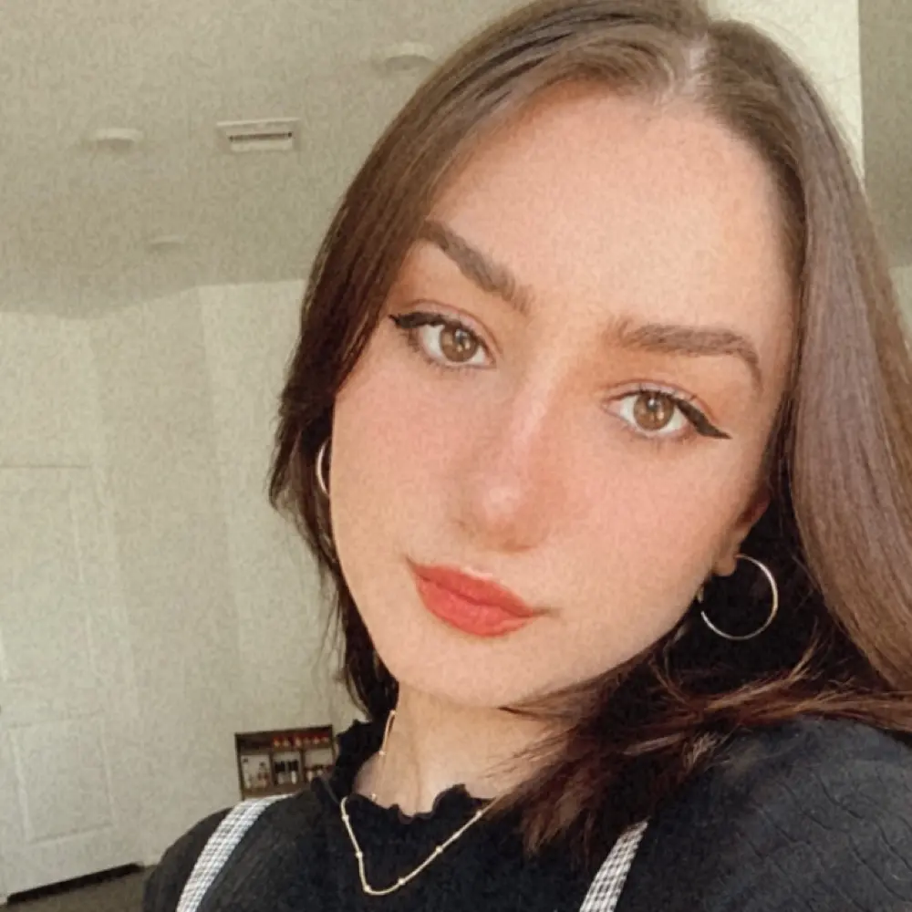 Ayşe profile pic