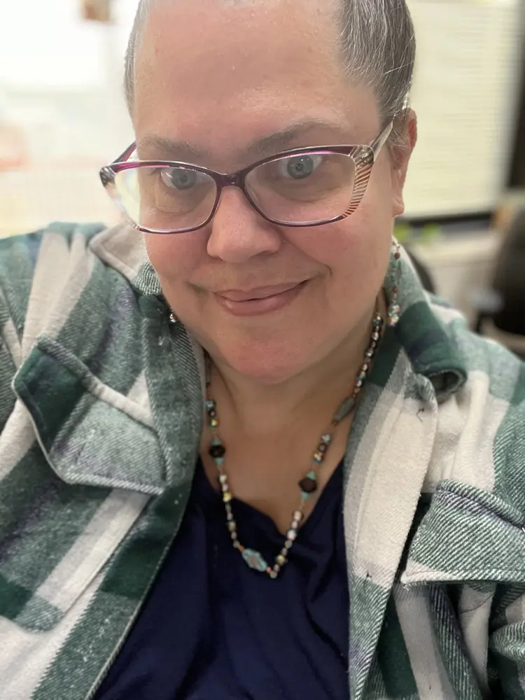 A.Girl.n.her.books profile pic