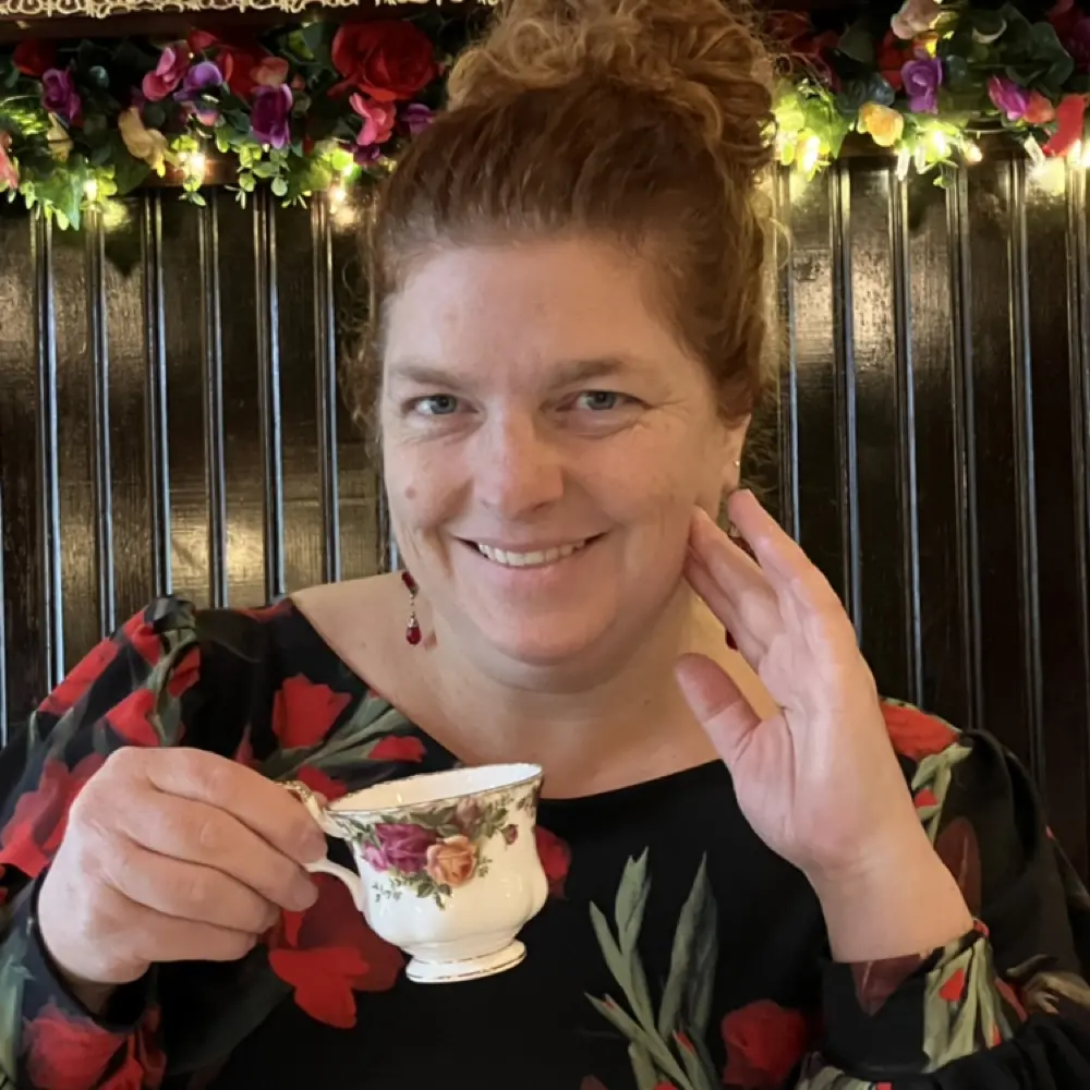 Elizabeth (EB) profile pic