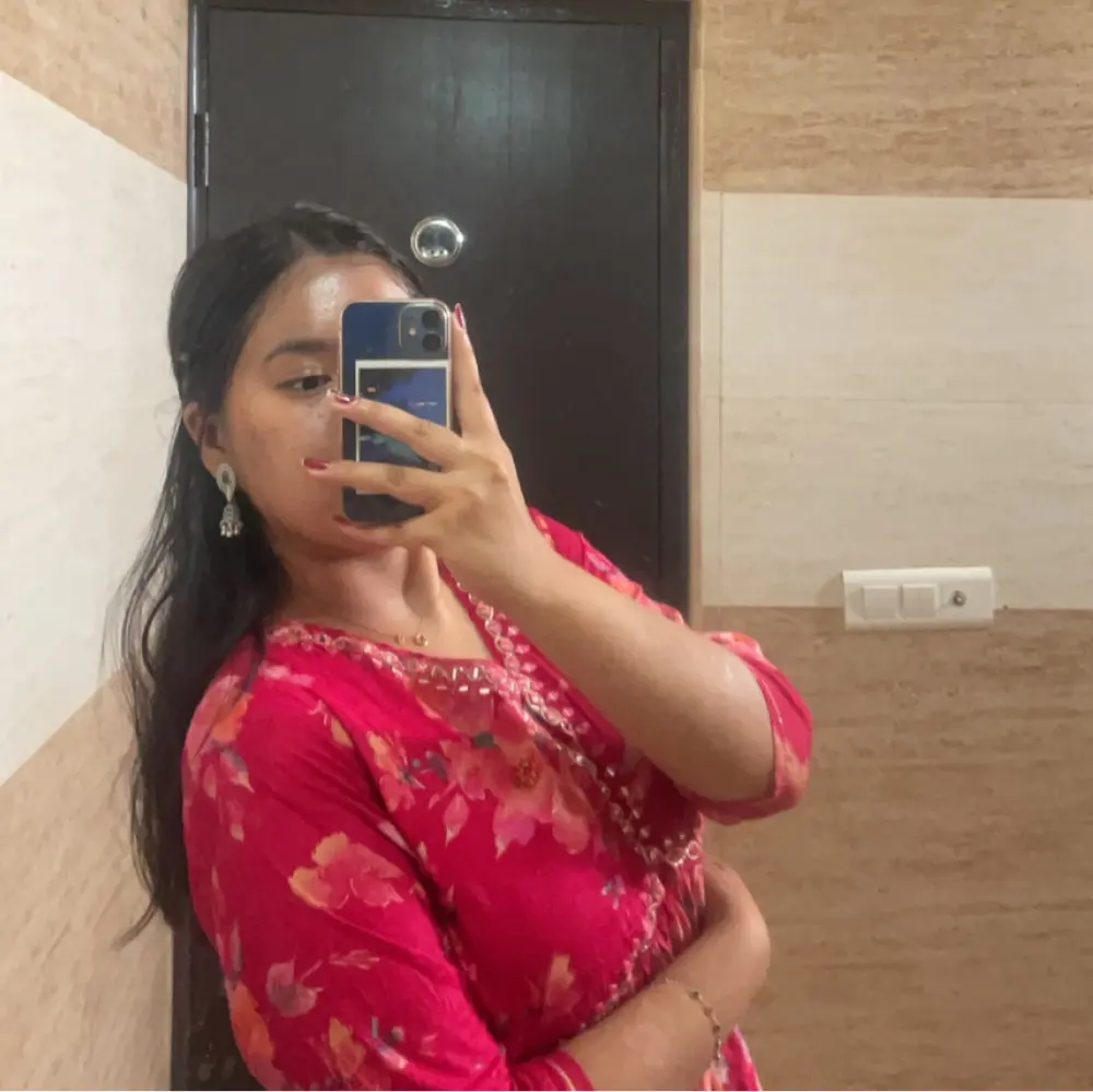 Naavya Thapa profile pic