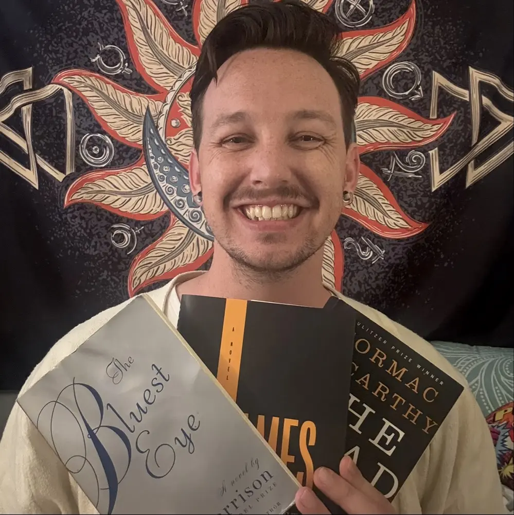 Lin A. 📚 🎶 profile pic