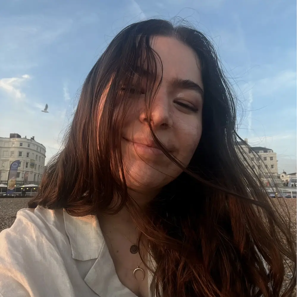lia profile pic
