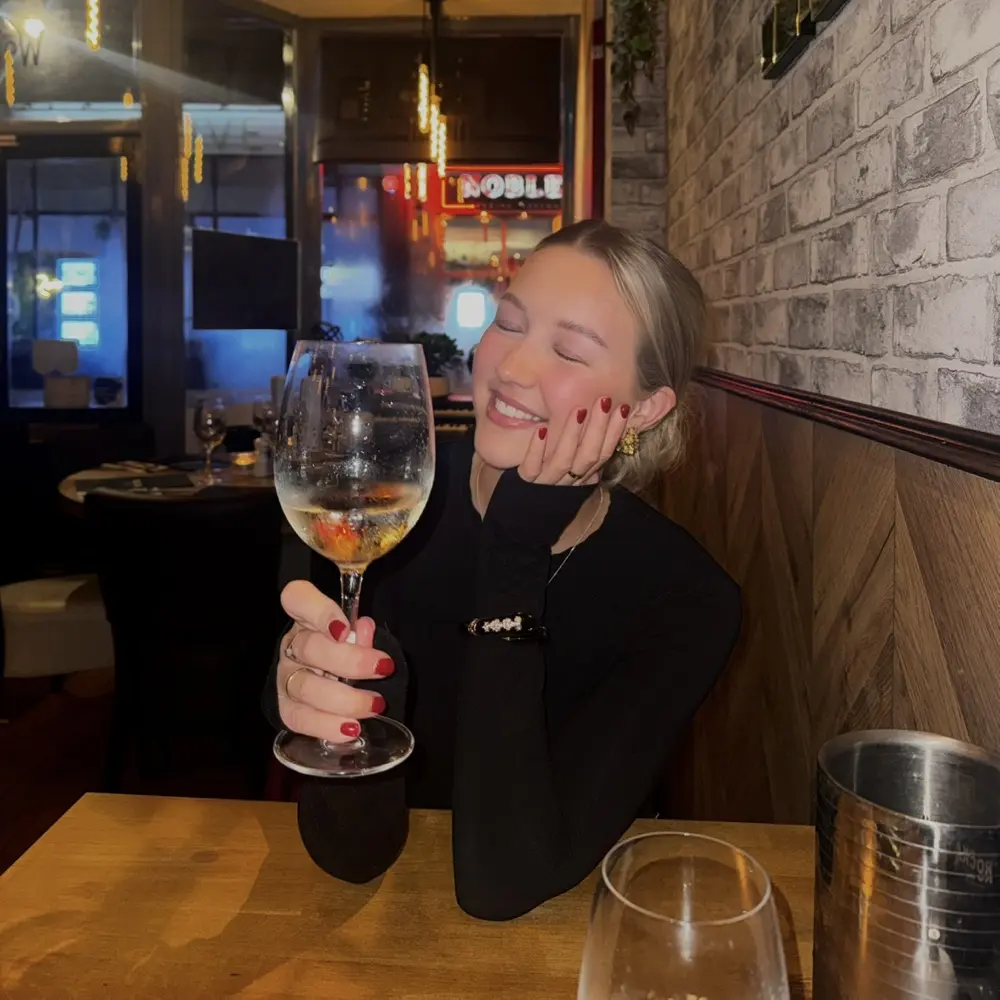 Mia Hillyer profile pic