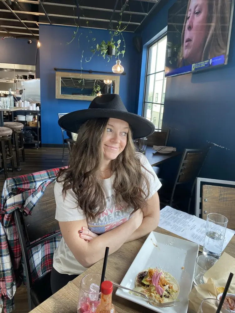 SarahLovesBooks profile pic