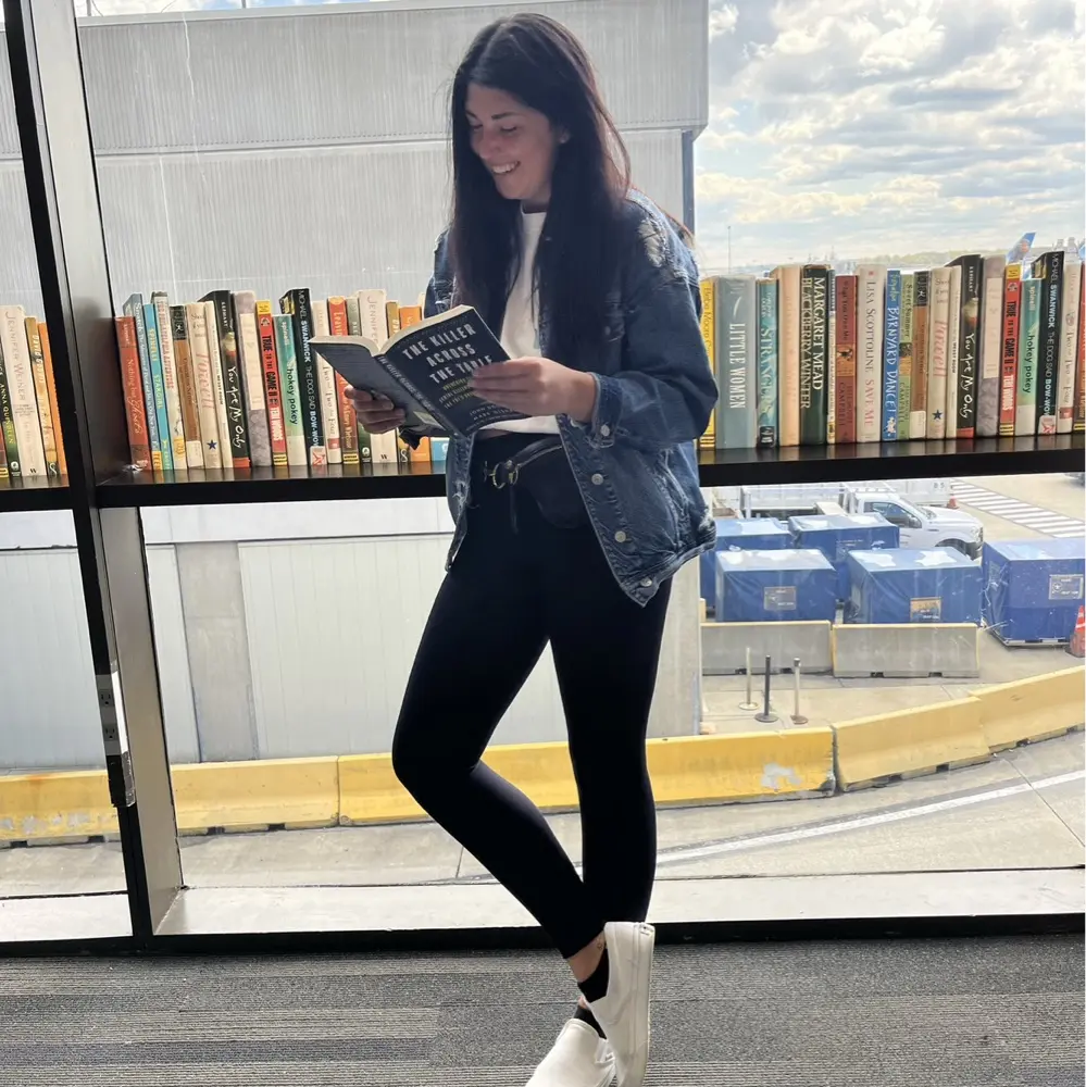 allyreads__ profile pic