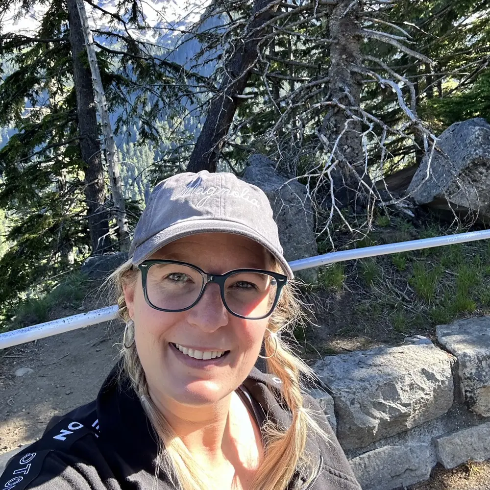 Mandie White profile pic