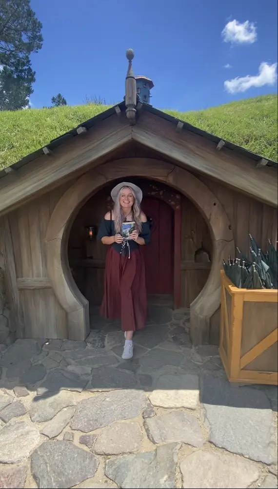 the_readingwitch_ profile pic