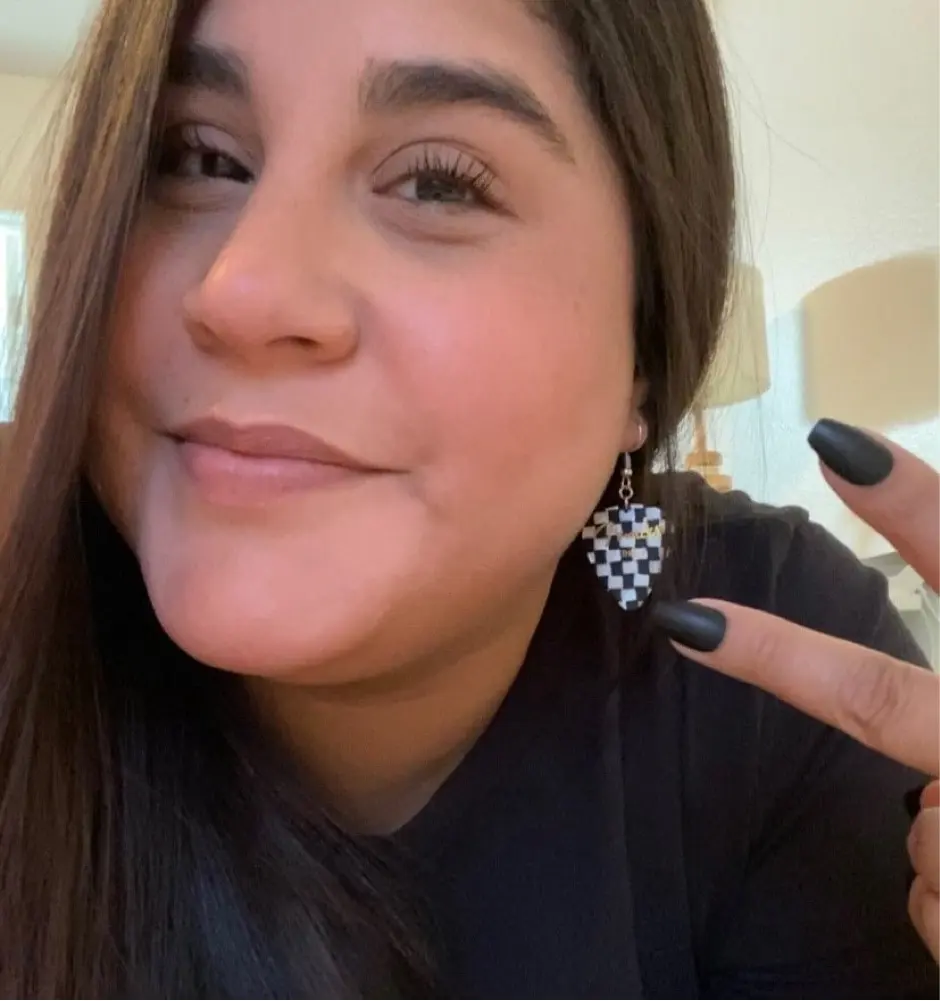 liz.reads.horror profile pic