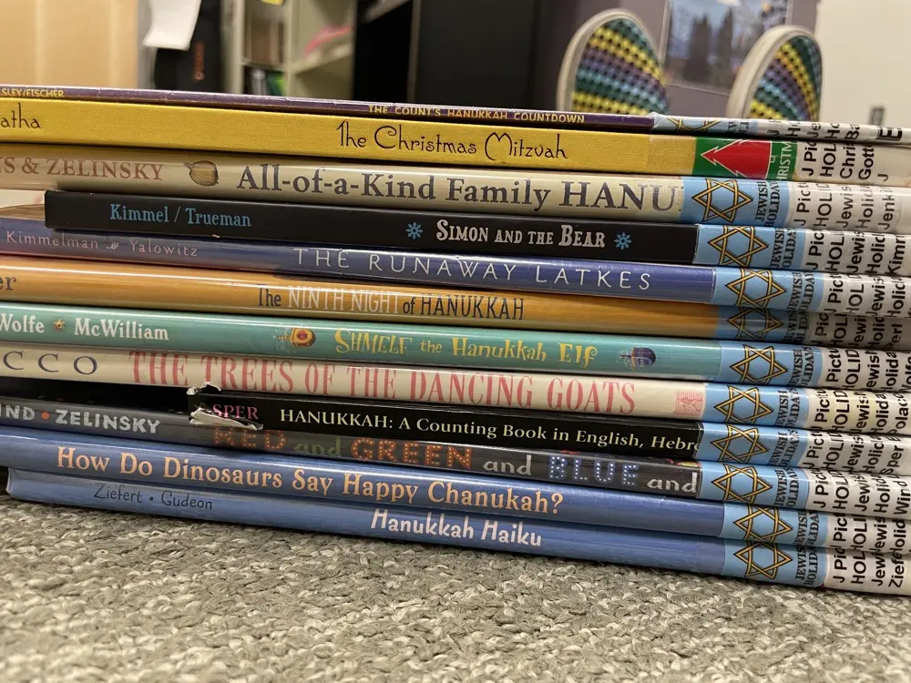 LoloReads profile pic