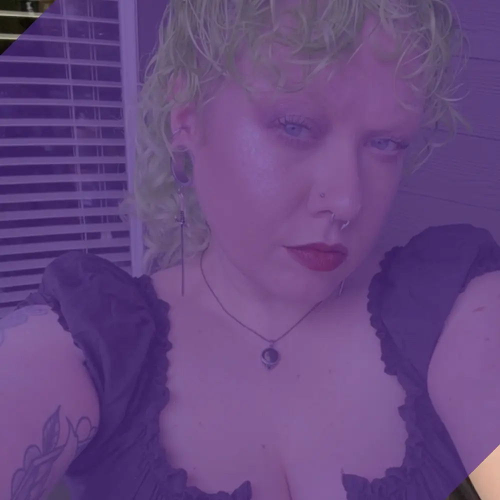 ComfyMaeve, moderator