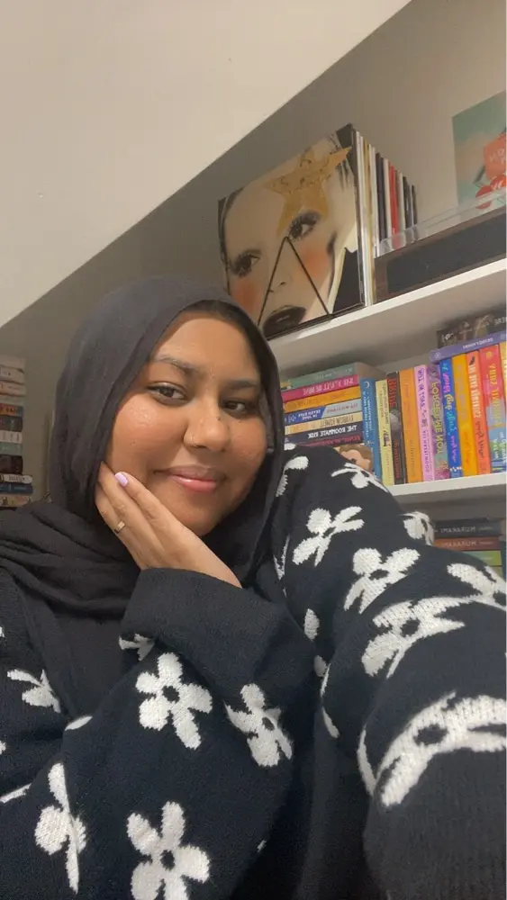 booksandmai profile pic