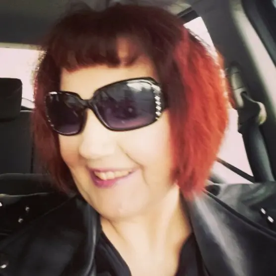 Nikki in Niagara profile pic