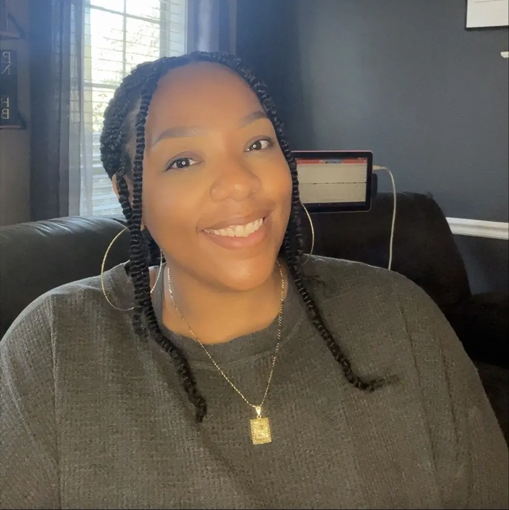 Erin’s BOOKS✨, moderator