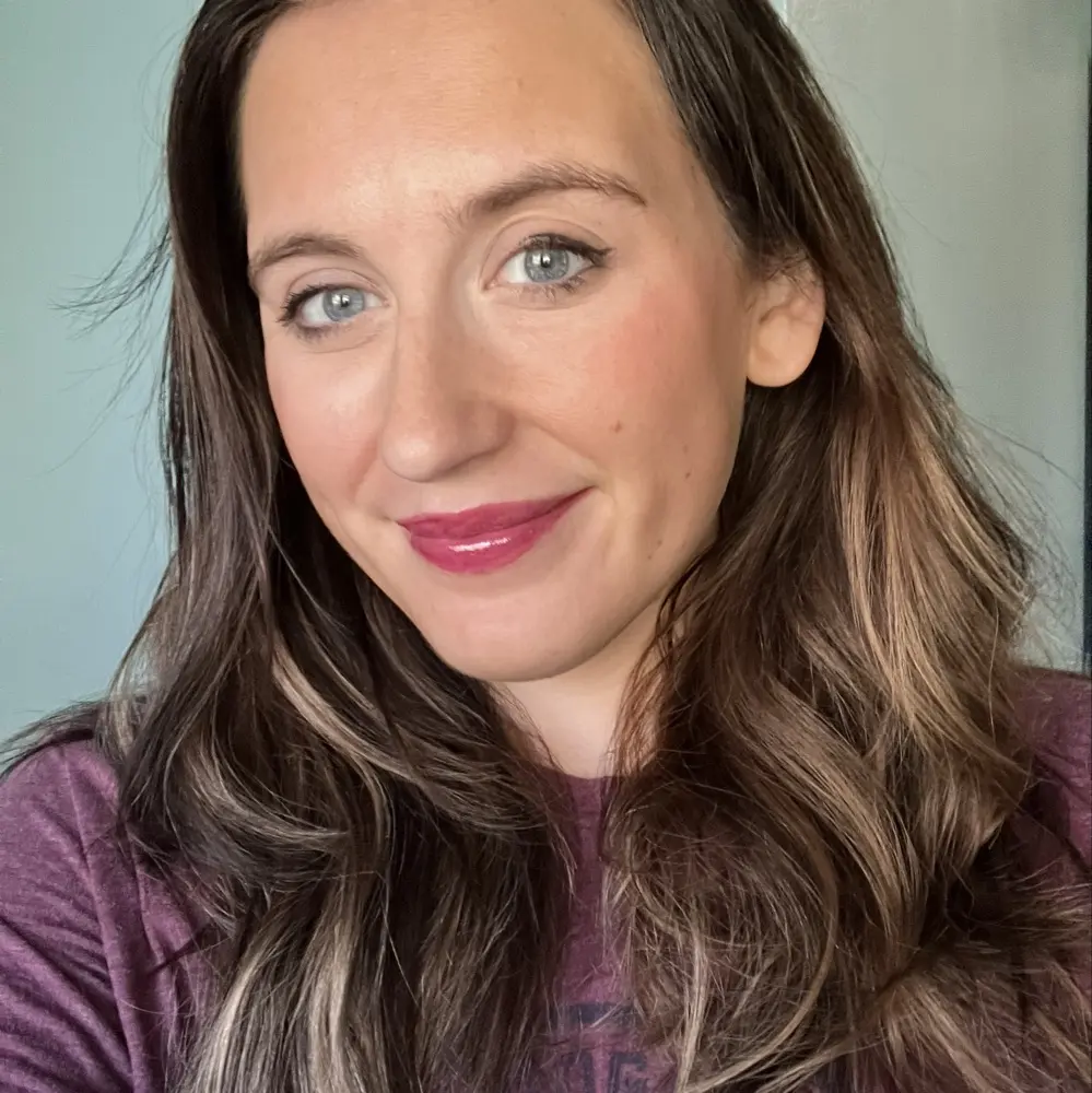 Tara Bayles profile pic