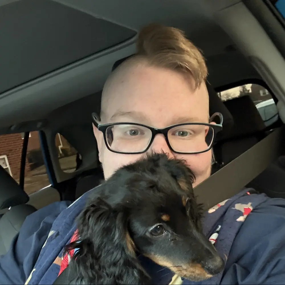 Liv 📚 @Readaholicliv profile pic