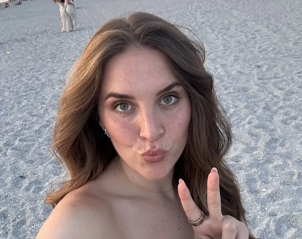 Anna Hicks profile pic