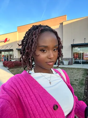 Czaria’s Bookshelf profile pic