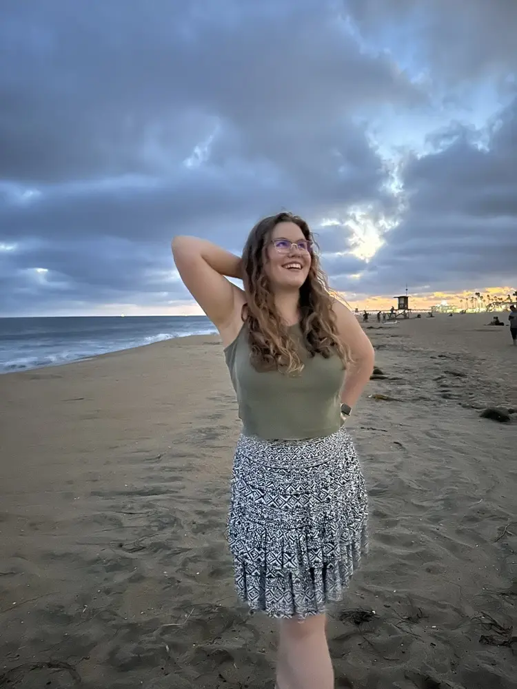 Zoe Hopkins profile pic