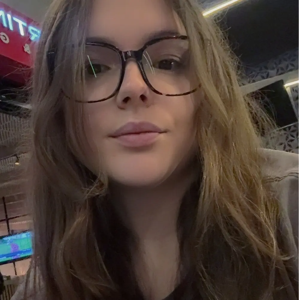 Riahanon’s Bookshelf profile pic