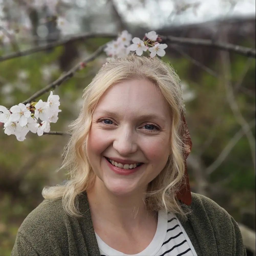 Ashley Bragg profile pic