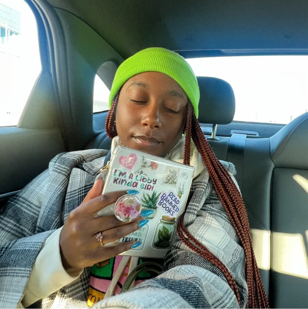 shay the reader, moderator