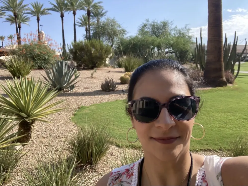 Ava Damri profile pic