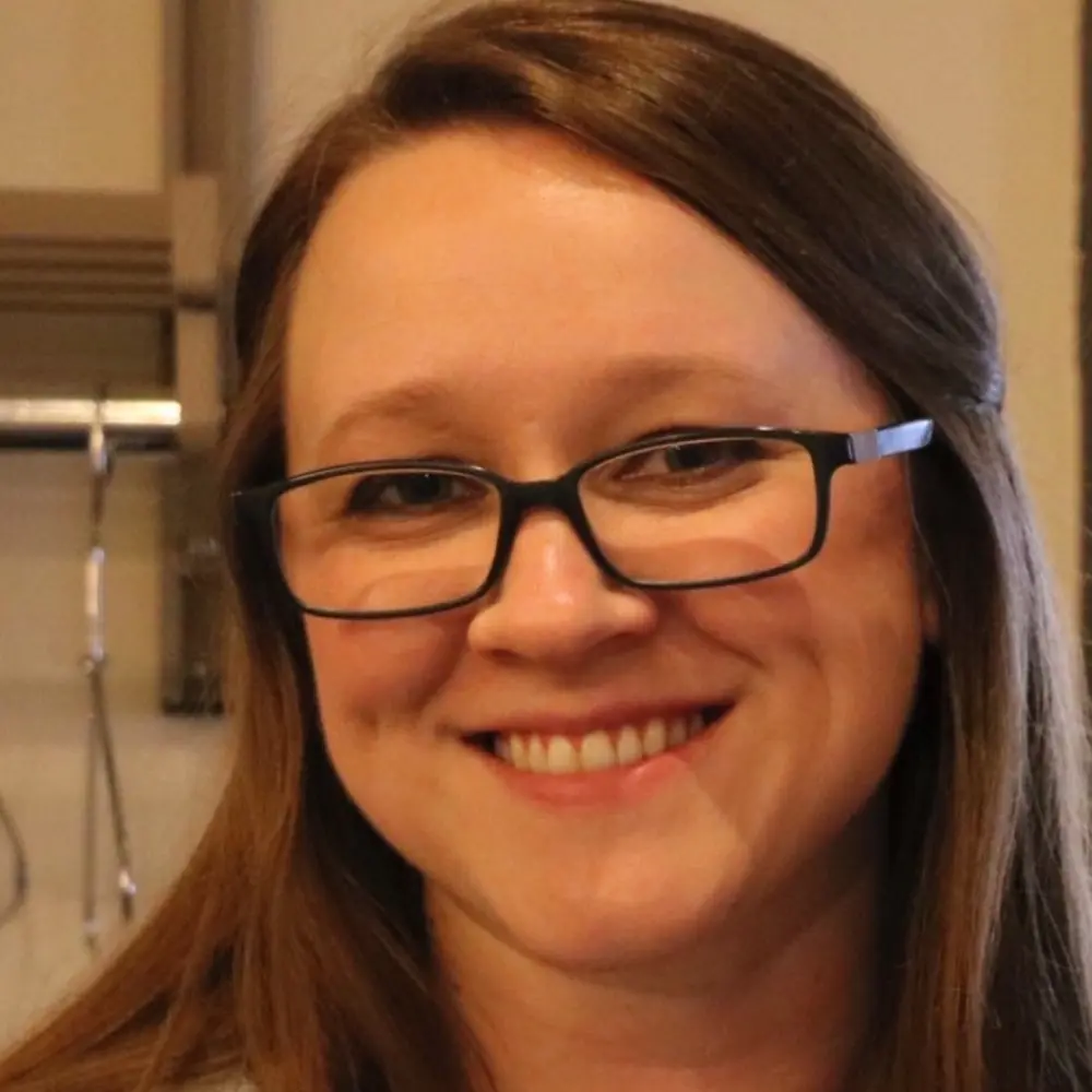 Lindsay Piekutowski profile pic