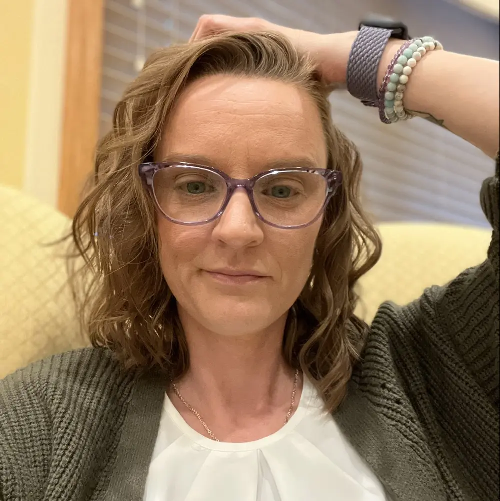 Lindsay 🏳️‍🌈🪴🍷⚽️ profile pic