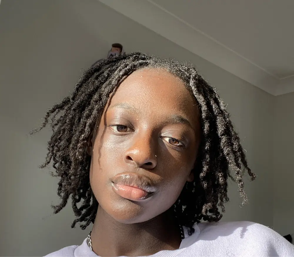 Martina A K, moderator