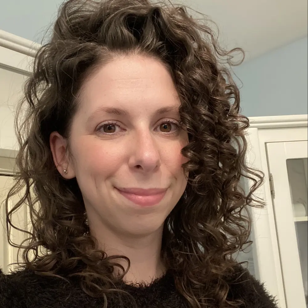 Julie Bou profile pic