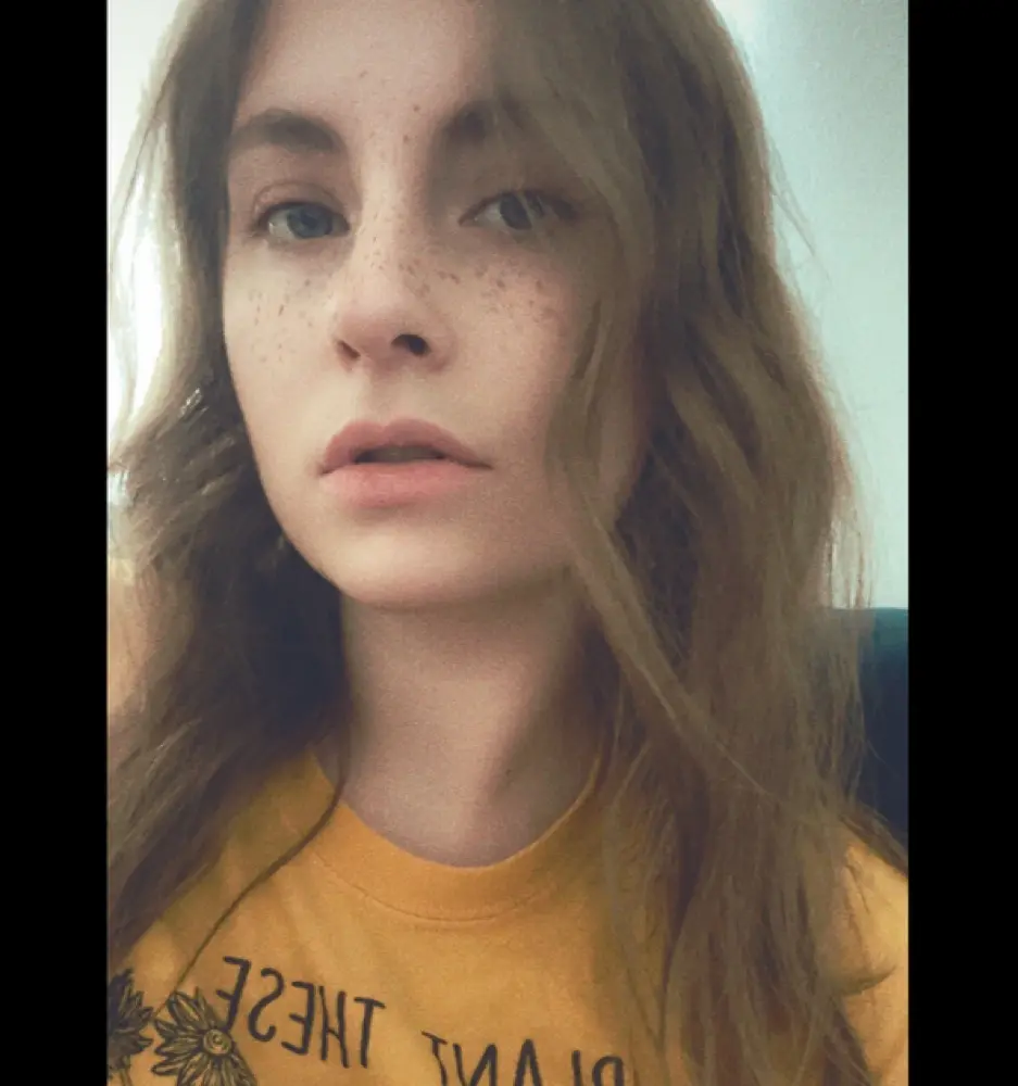 ashy just reads profile pic