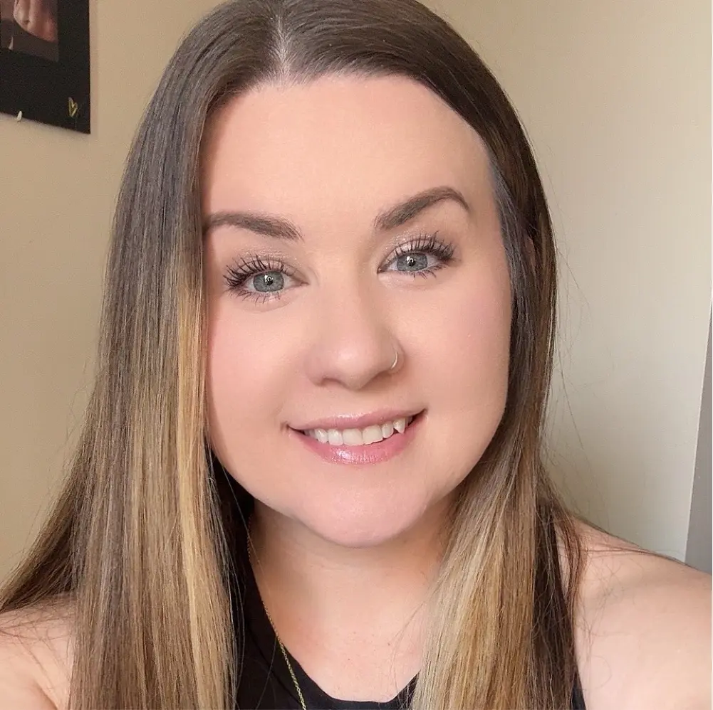 Amber Henson, moderator