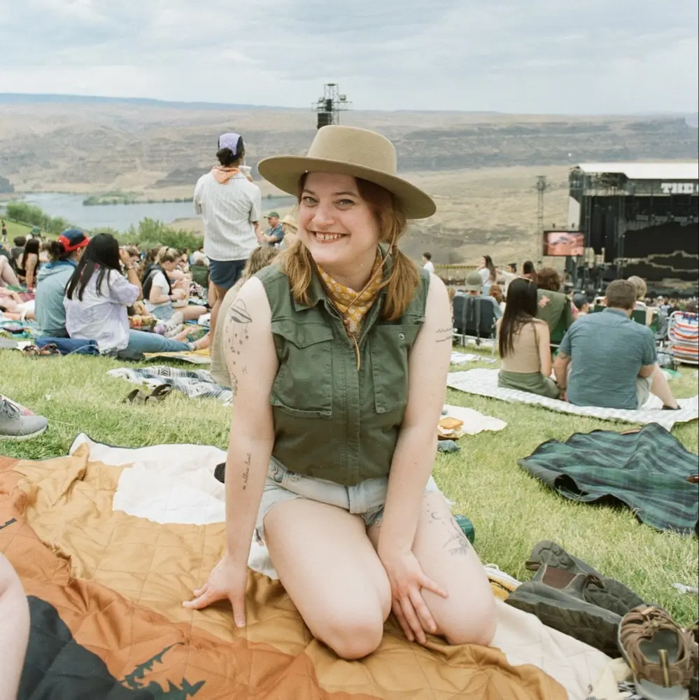 nikkisue reads profile pic