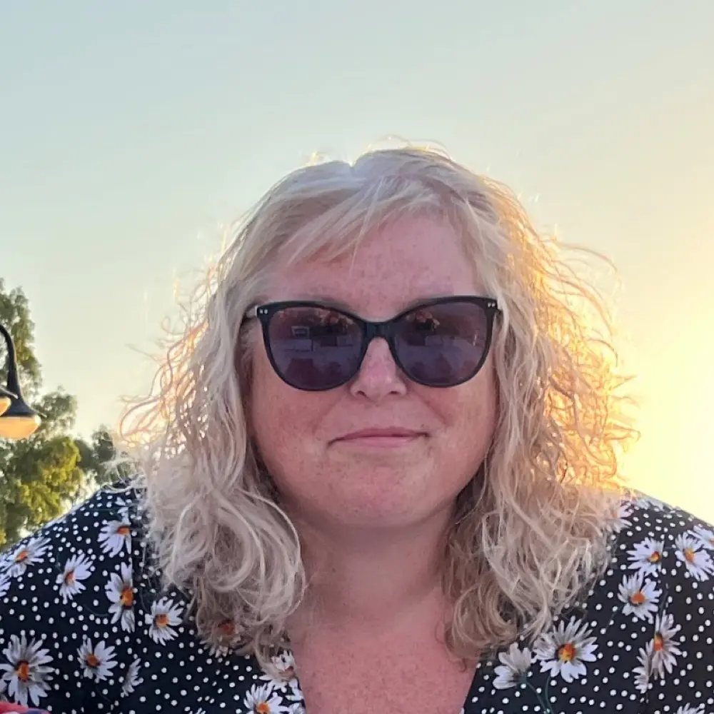 Nikkis Book Nook profile pic